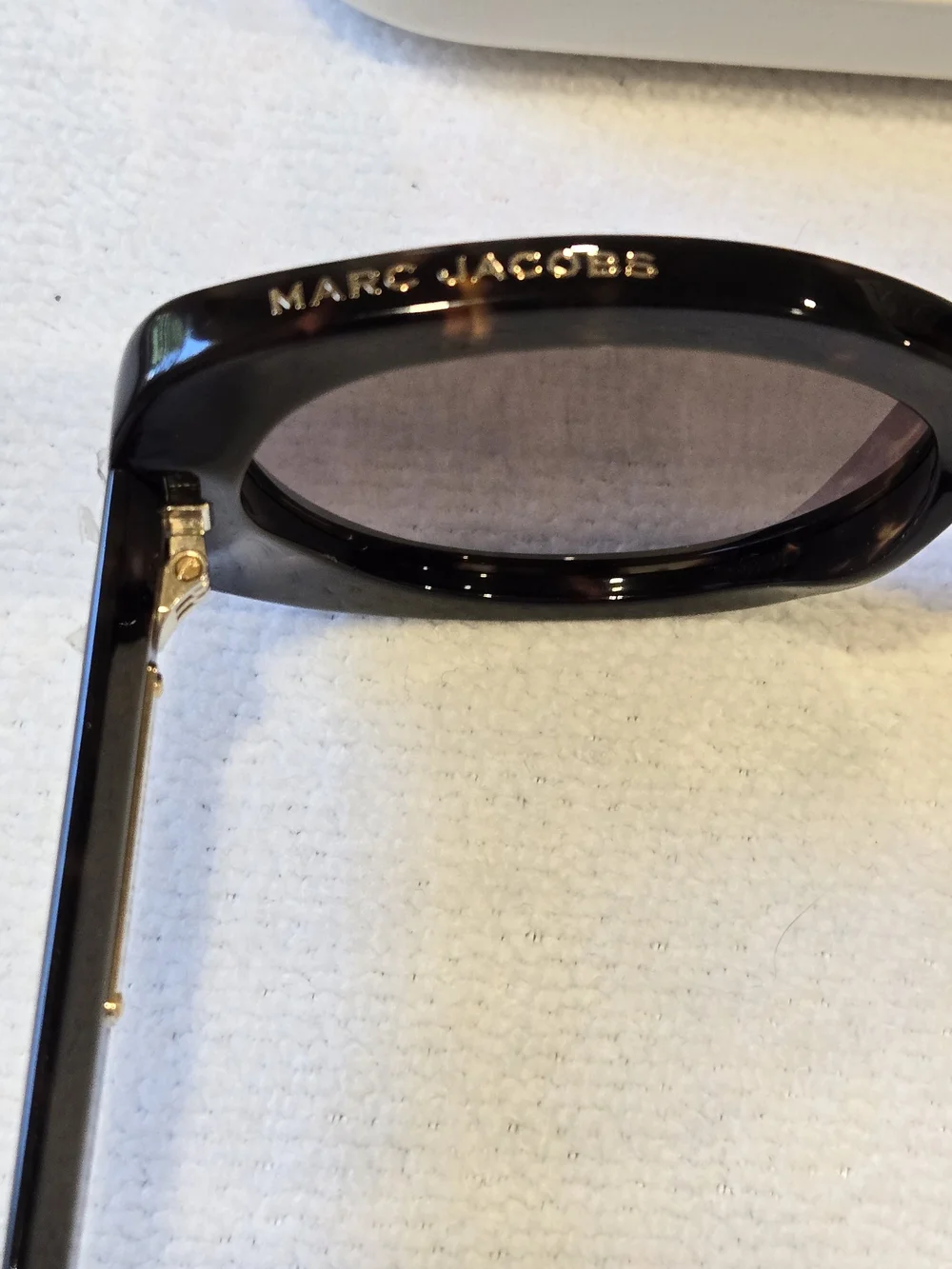 Marc Jacobs Authentic NWOT Tortoiseshell Sunglasses w/Dark Brown Gradient Lenses
